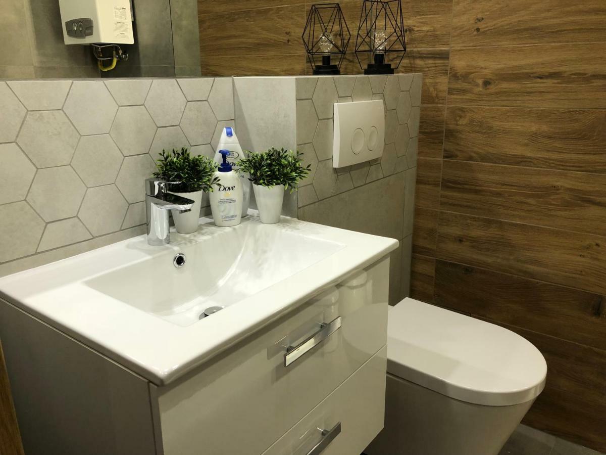 Family & Business Sauna Rynek Centrum Downtown - 2 Bedroom With Private Sauna, Balcony, Parking